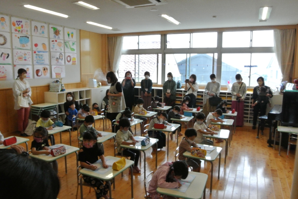 朝からソワソワ…(年長)