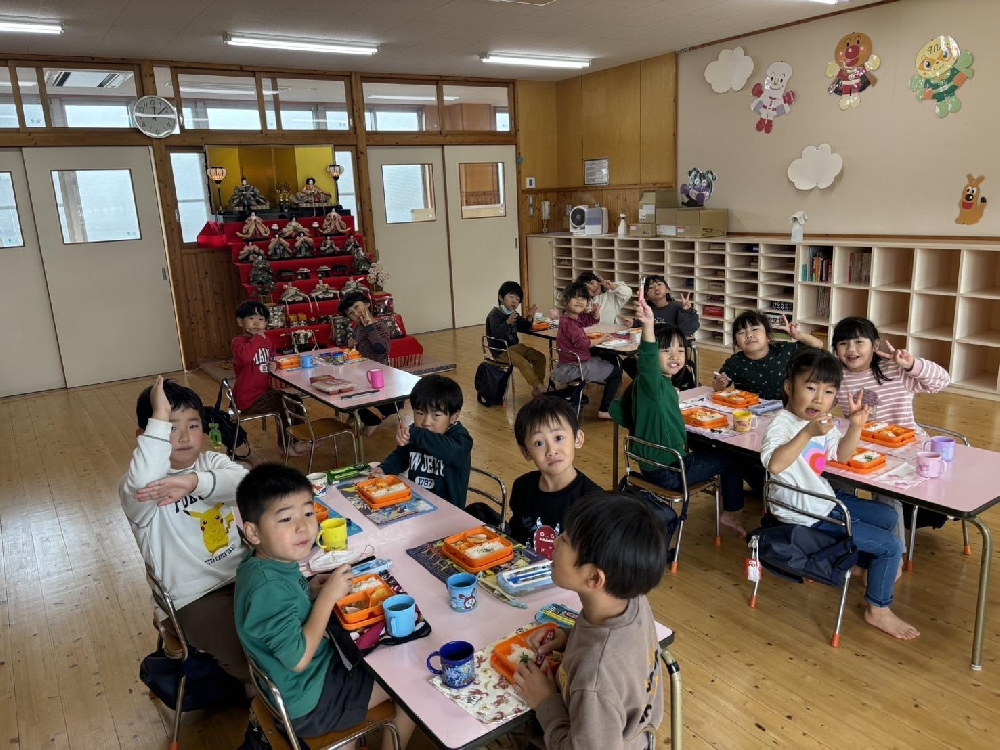あかりをつけましょ ぼんぼりに〜♪