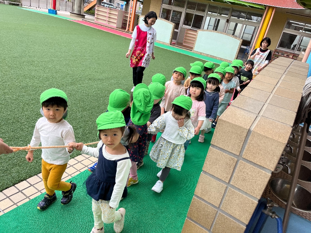 待ちに待った外遊び！(年少)